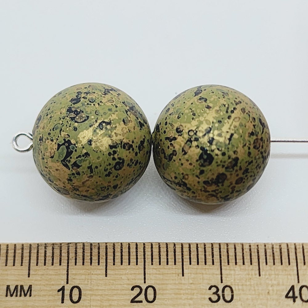 16mm Round (10) - Green - Matte Metallic Speckled Vintage Beads