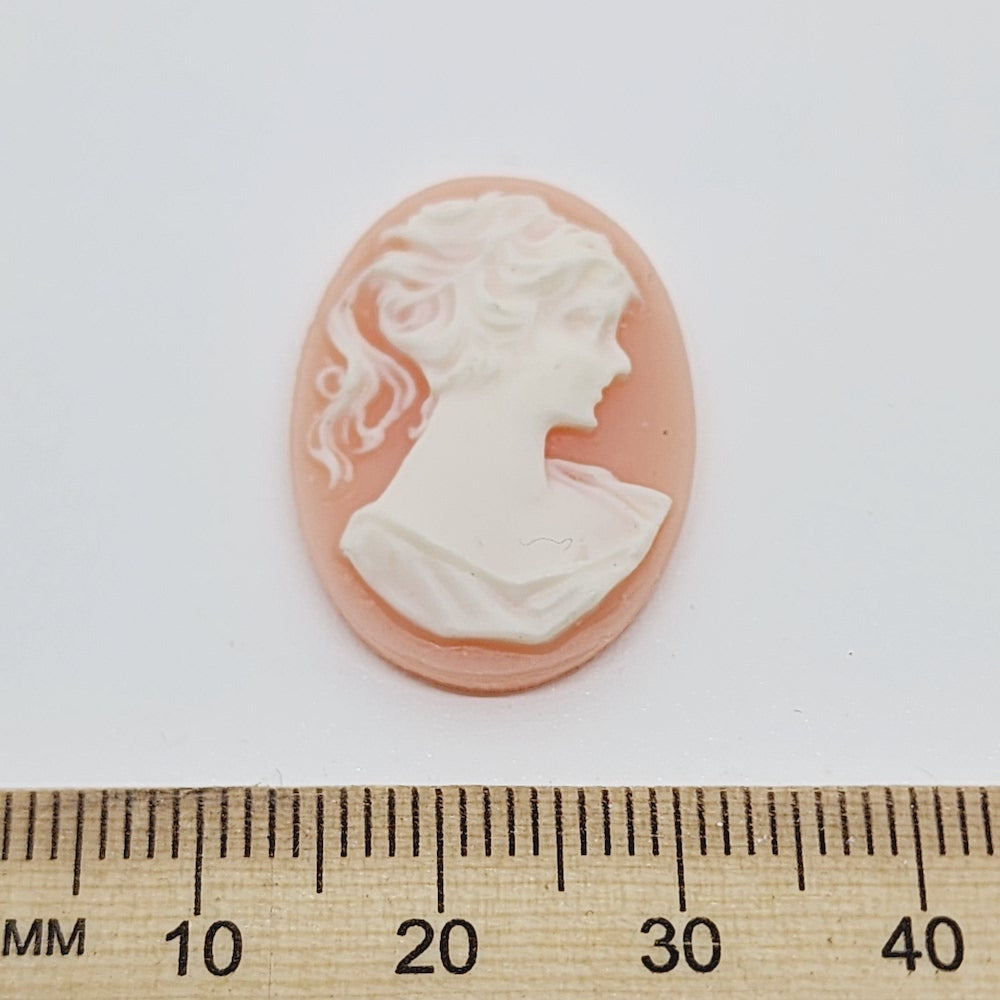 18x13mm Oval (1) - Facing Right - Peach & Ivory - Vintage Cameo