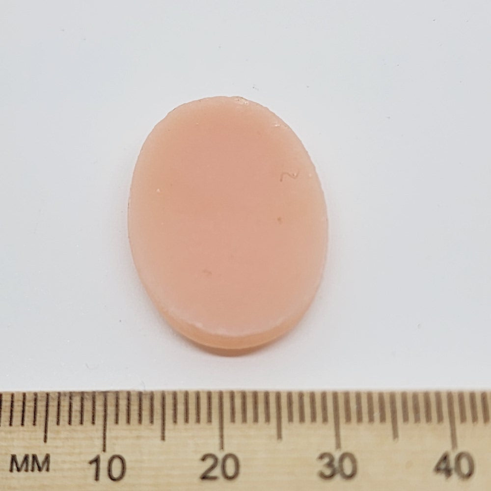 18x13mm Oval (1) - Facing Right - Peach & Ivory - Vintage Cameo