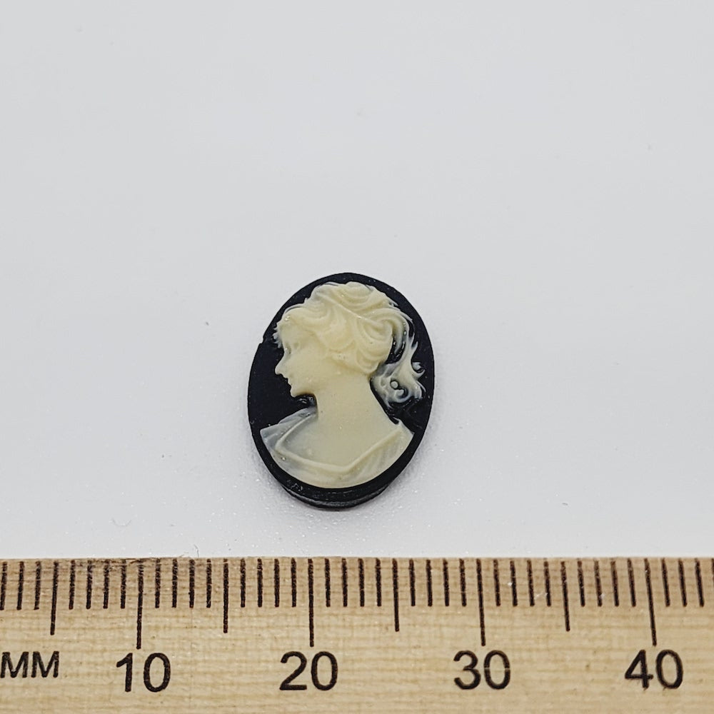 16x12mm Oval (1) - Facing Left - Black & Ivory - Vintage Cameo
