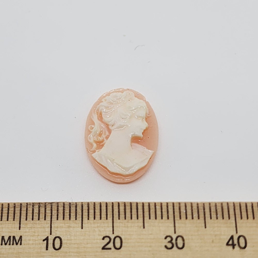 16x12mm Oval (1) - Facing Right - Peach & Ivory - Vintage Cameo
