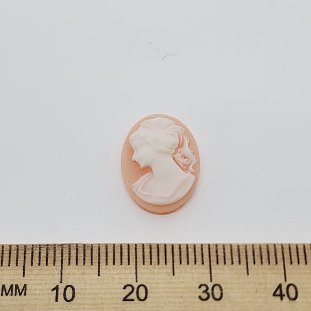 16x12mm Oval (1) - Facing Left - Peach & Ivory - Vintage Cameo - Bead Shack