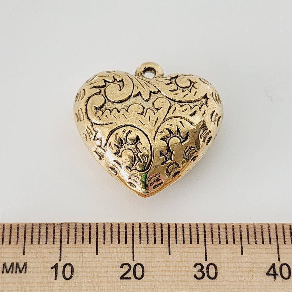 22mm Heart (5) - Metalised Antique Gold - Vintage Baroque Style Pendant