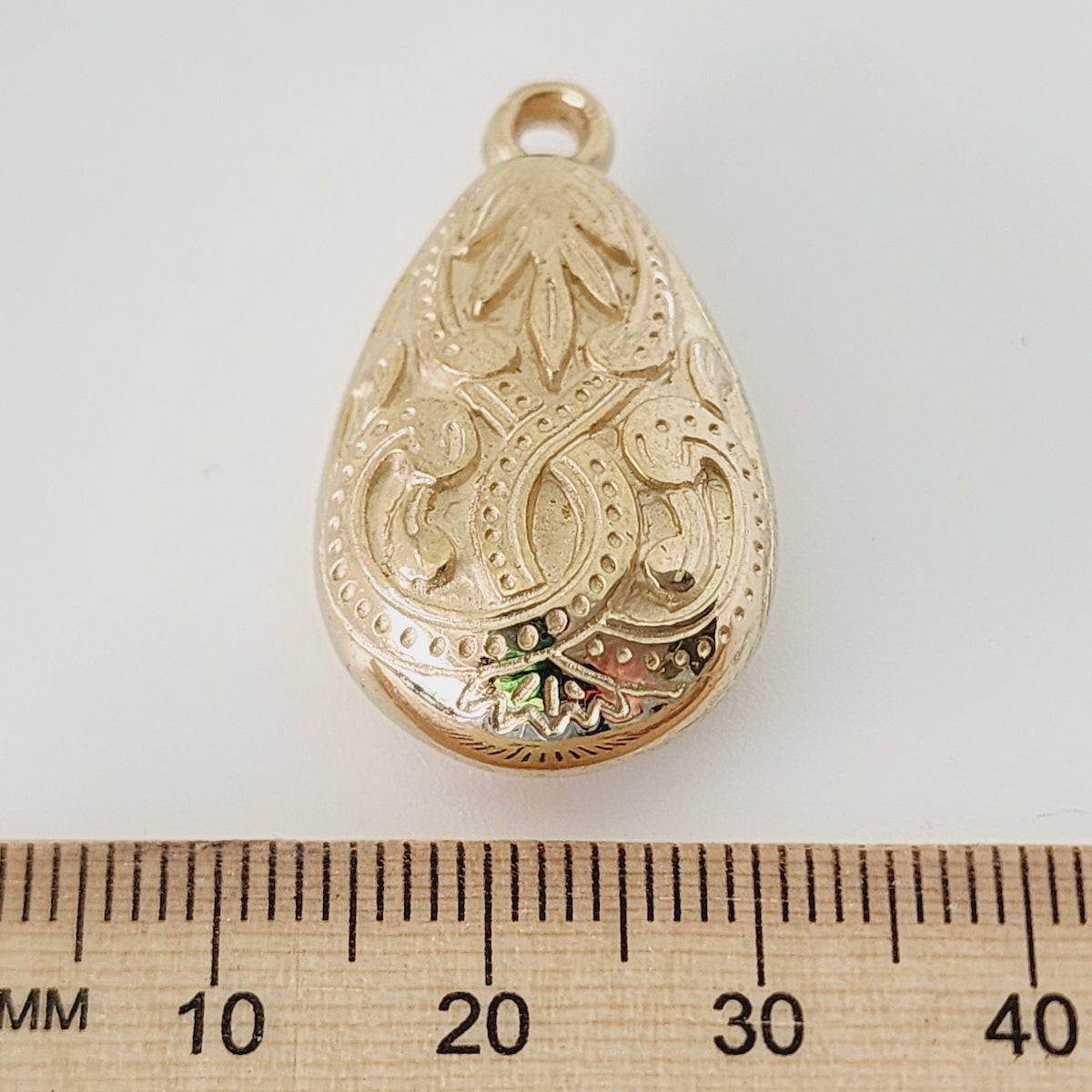 31x18mm Art Deco Teardrop (5) - Gold - Vintage Metalised Pendants
