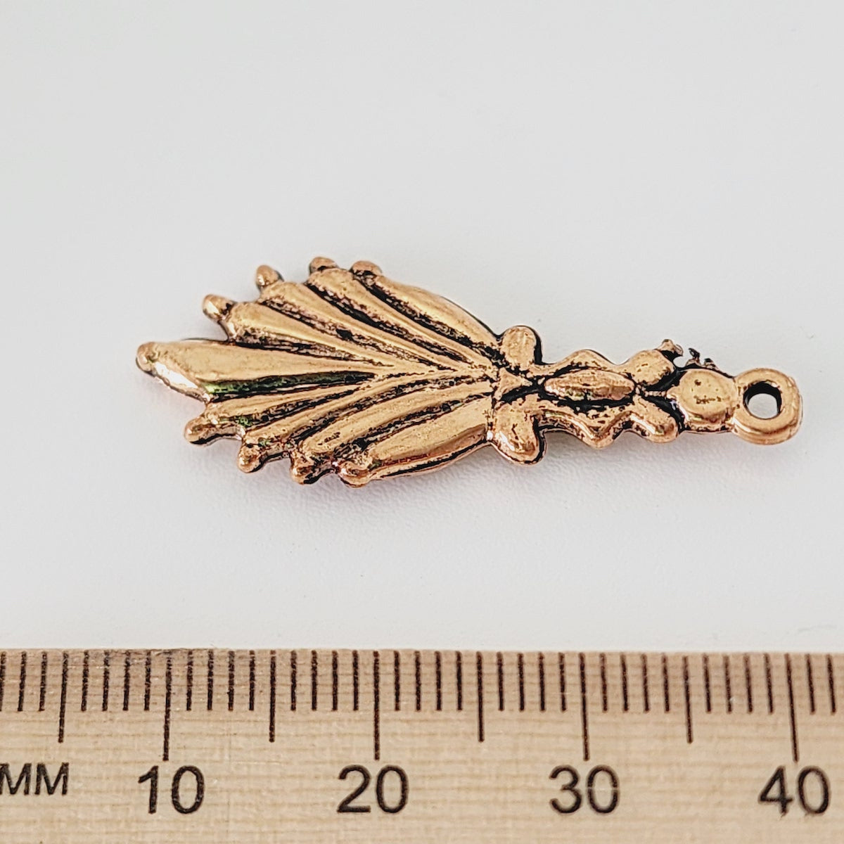 35x14mm Fan (25) - Antique Gold - Vintage Metalised Charms