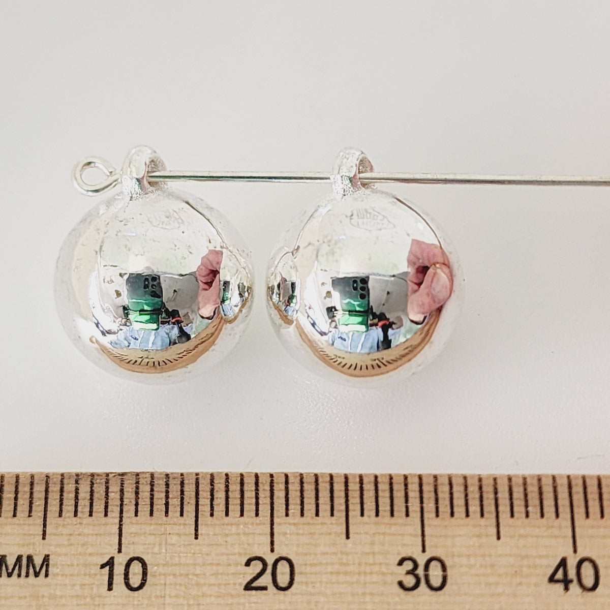 14x13mm Sphere (10) - Silver - Vintage Metalised Pendant - Bead Shack