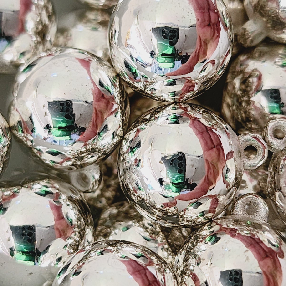 14x13mm Sphere (10) - Silver - Vintage Metalised Pendant - Bead Shack