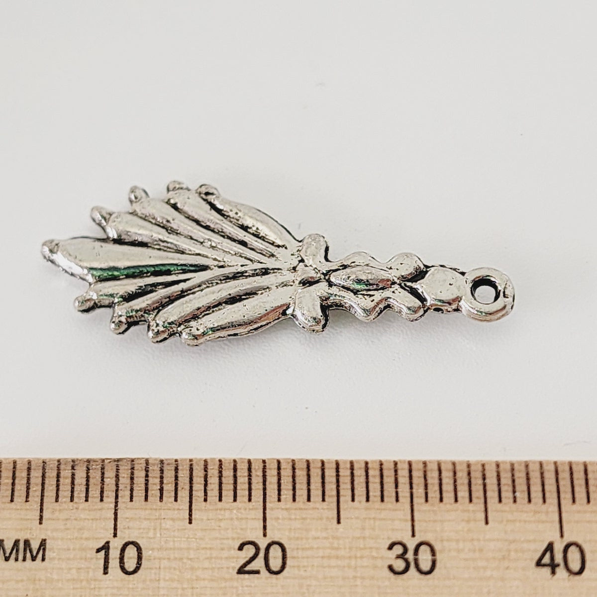 35x14mm Fan (25) - Antique Silver - Vintage Metalised Charms