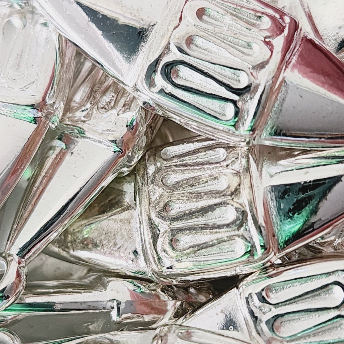 38x13mm African Shield (10) - Silver - Vintage Metalised Pendants