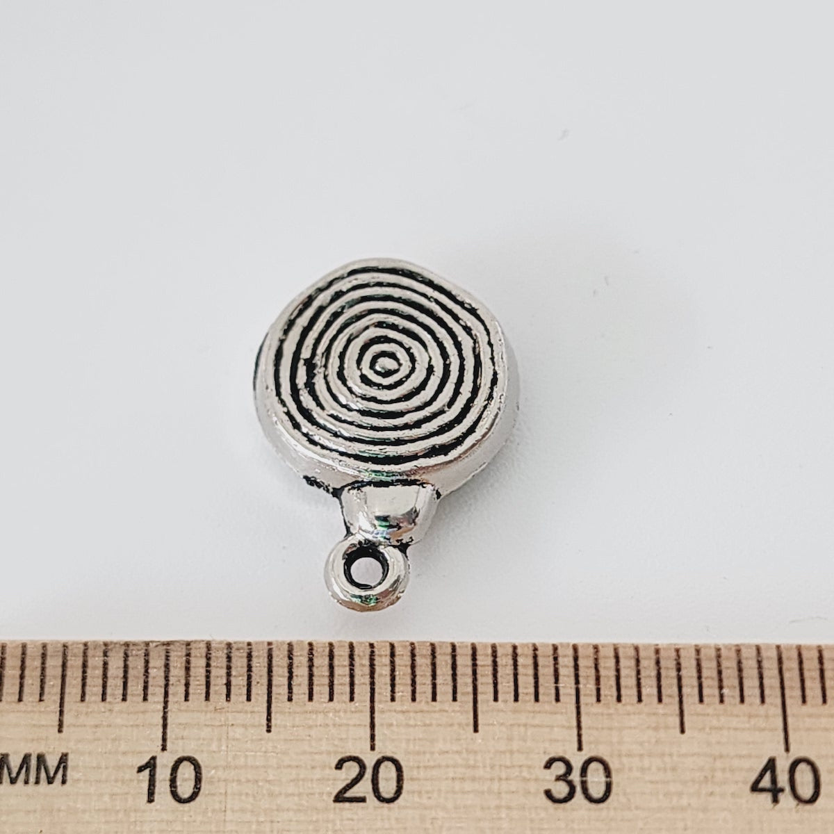 18x16mm Spiral (25) - Antique Silver - Vintage Metalised Charms