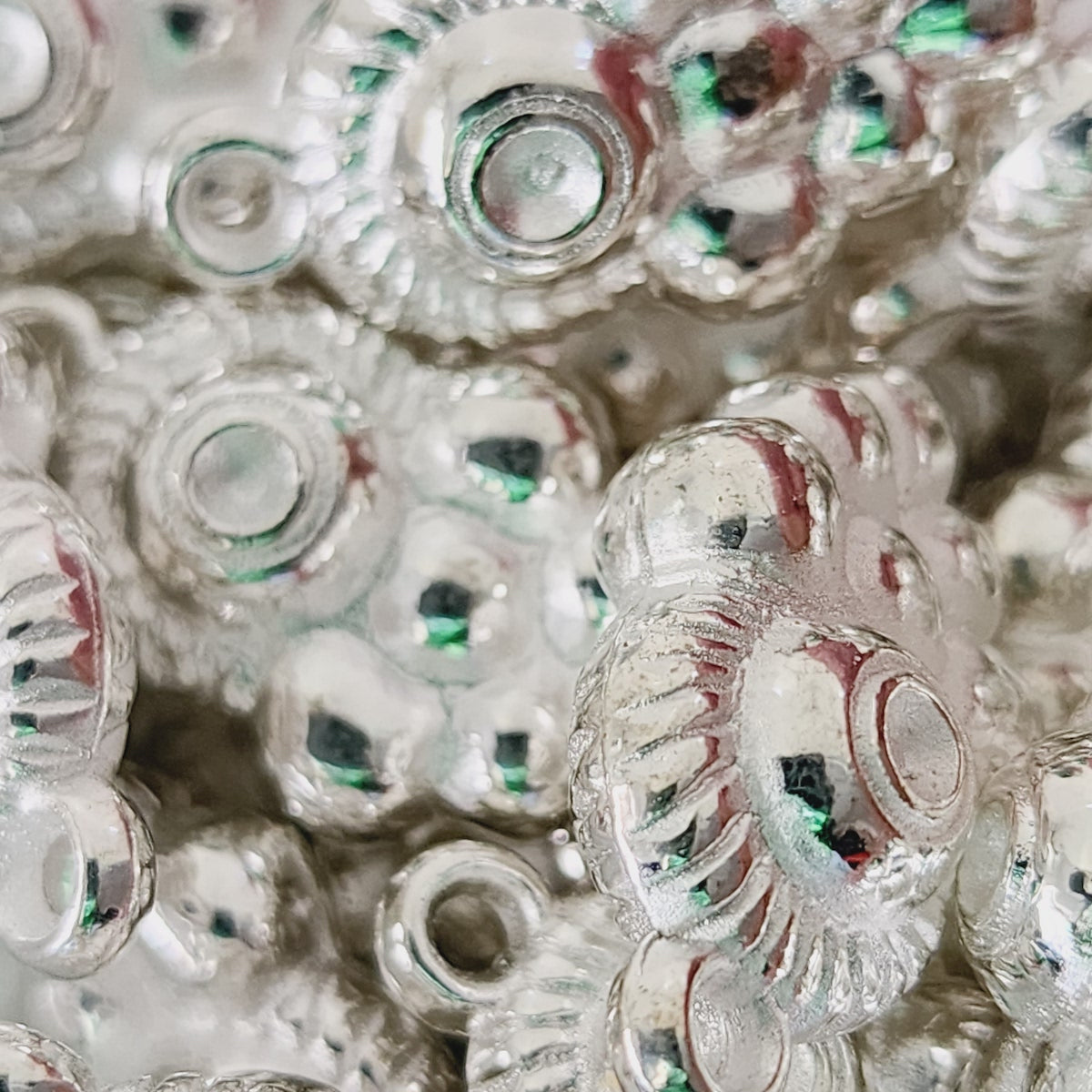 25x15mm Indian Style Drops (10) - Silver - Vintage Metalised Pendants