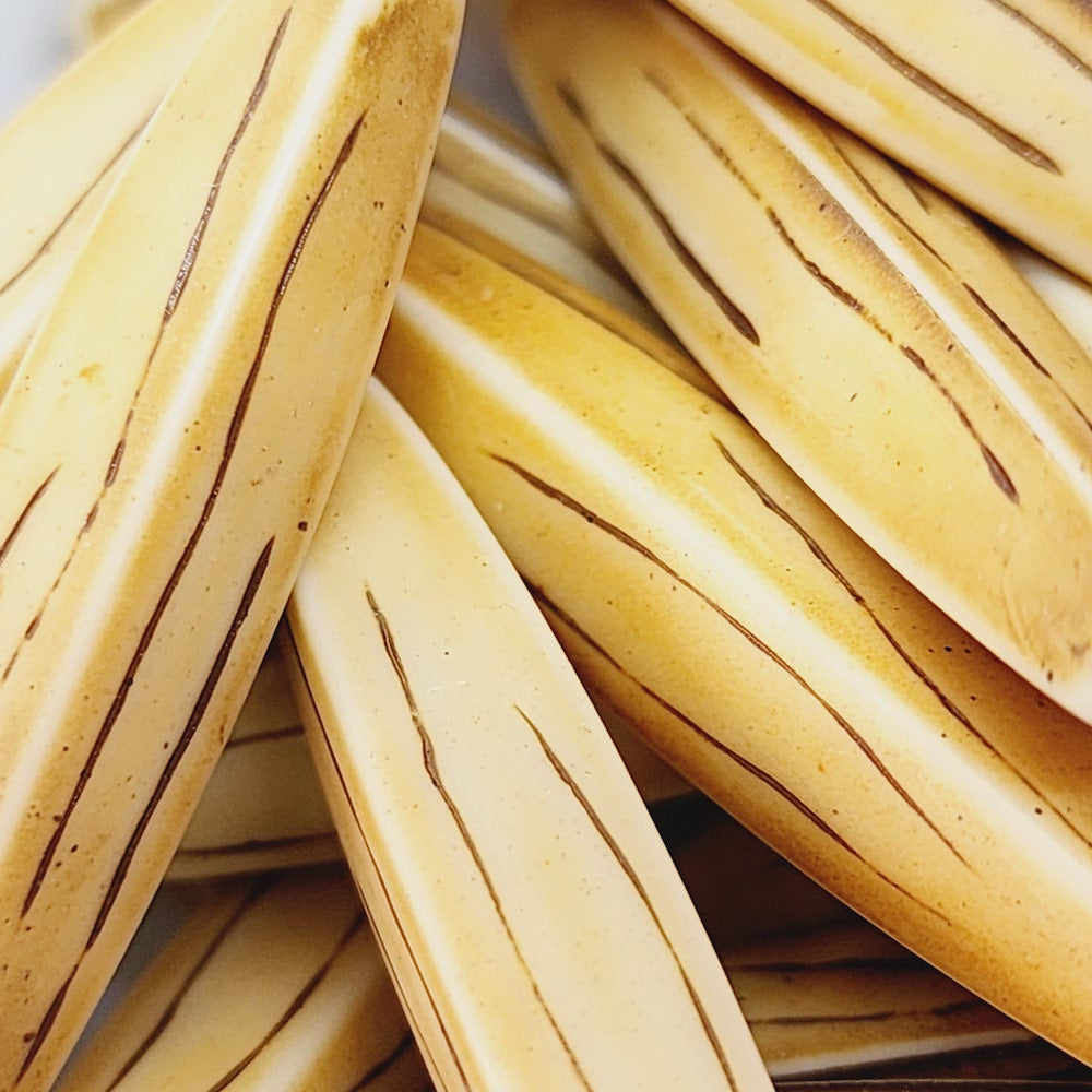 39.5x7mm Hairpipe (10) - Dark Antique Bone Look Vintage Beads