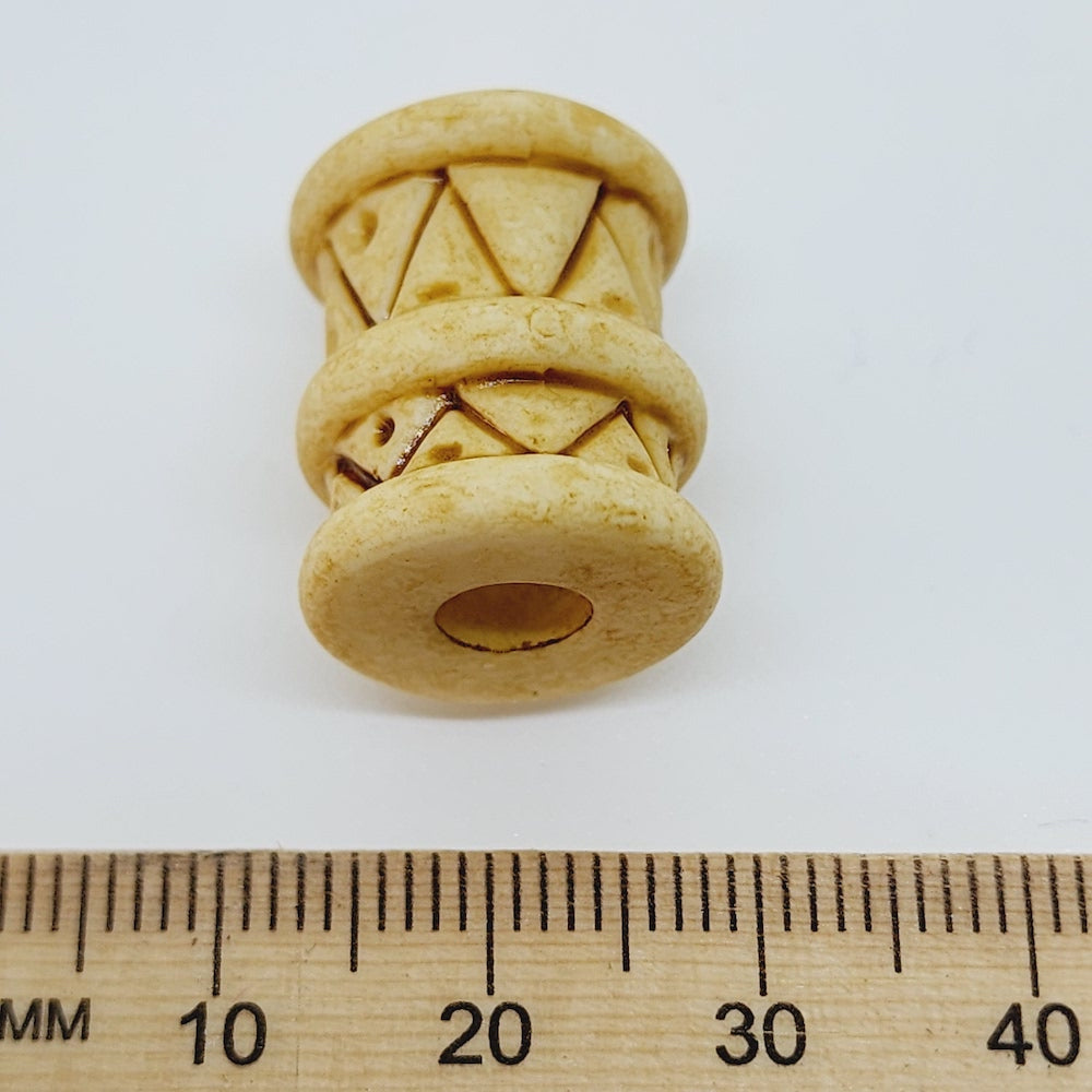 18mm Tube (10) - Dark Cream - Vintage Lucite Beads