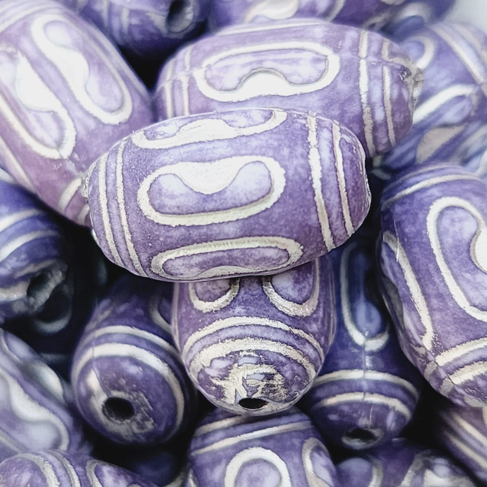 16x9.5mm Barrel (10) - Matte Light Blue/Silver - Vintage Art Deco Style Lucite Beads