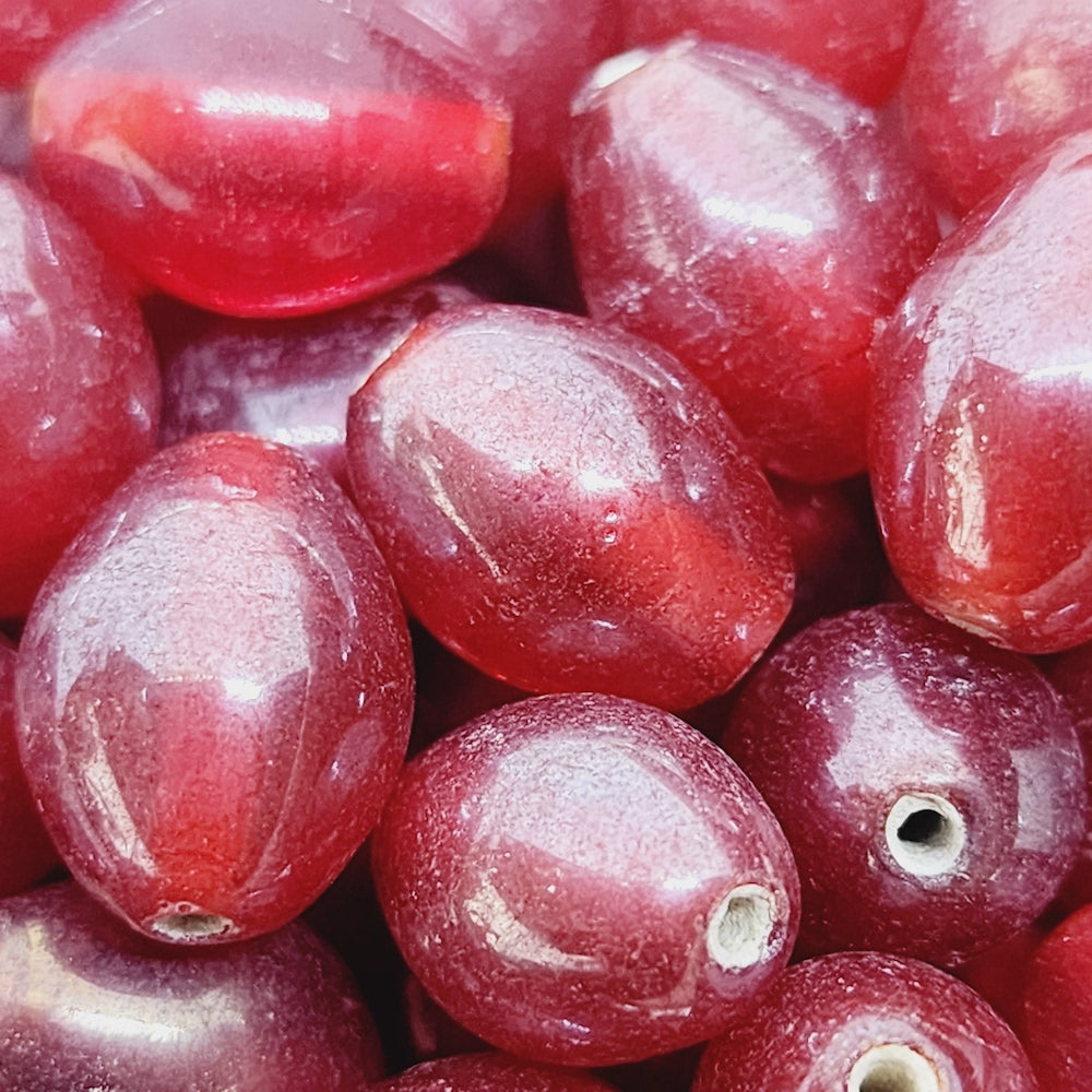 12x9mm Oval (25) - Transparent Red Lustre - Indian Glass Vintage Beads