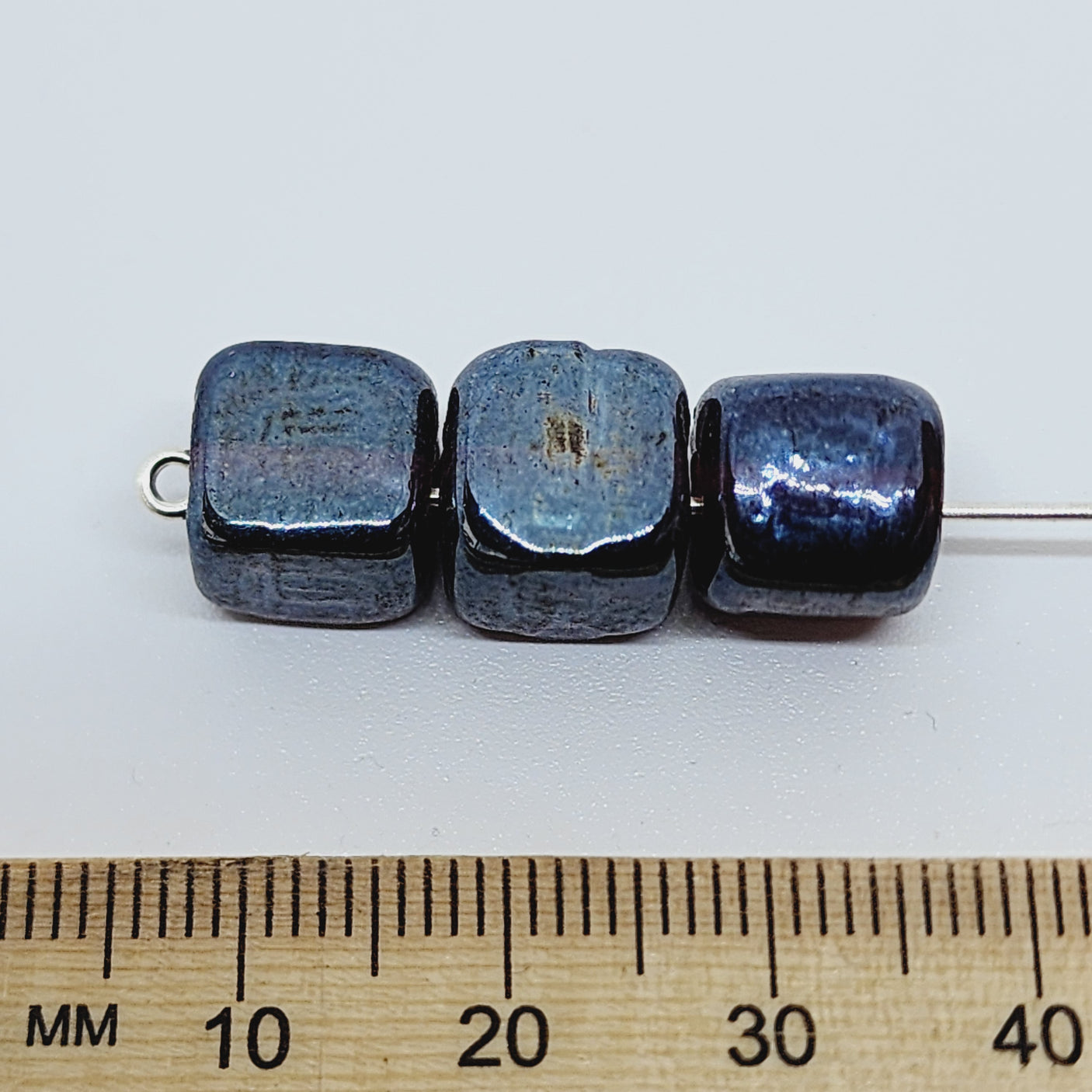 9mm Cube (25) - Transparent Deep Purple w. Gunmetal Lustre - Indian Glass Vintage Beads