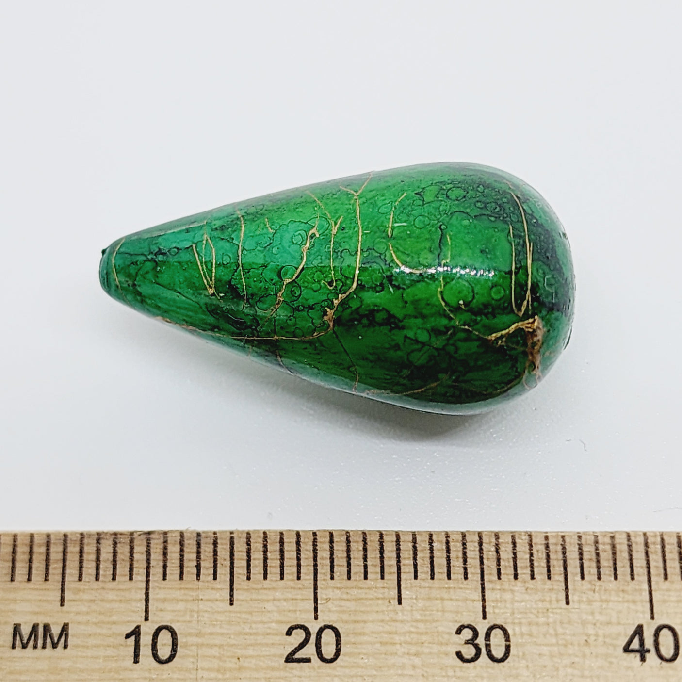 29x16mm Teardrop (2) - Emerald Bubble Glaze Look w. Gold Drizzle - Vintage Lucite Beads