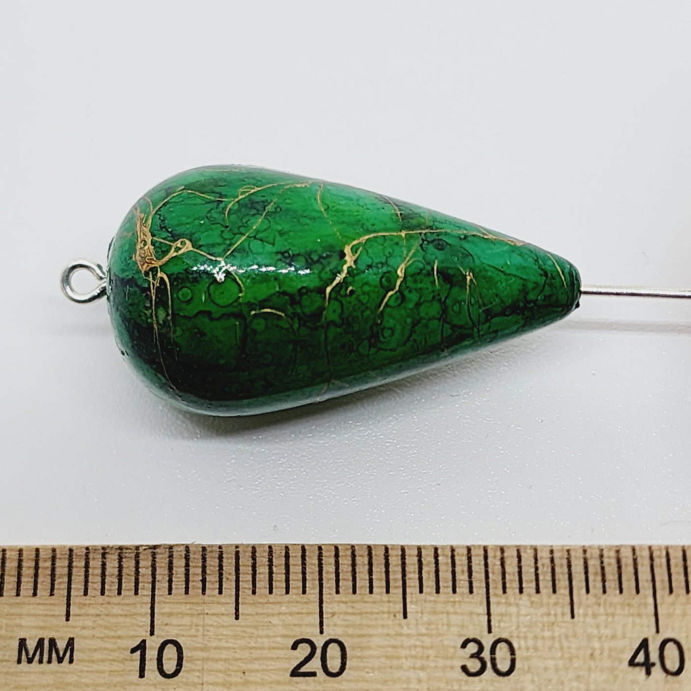 29x16mm Teardrop (2) - Emerald Bubble Glaze Look w. Gold Drizzle - Vintage Lucite Beads