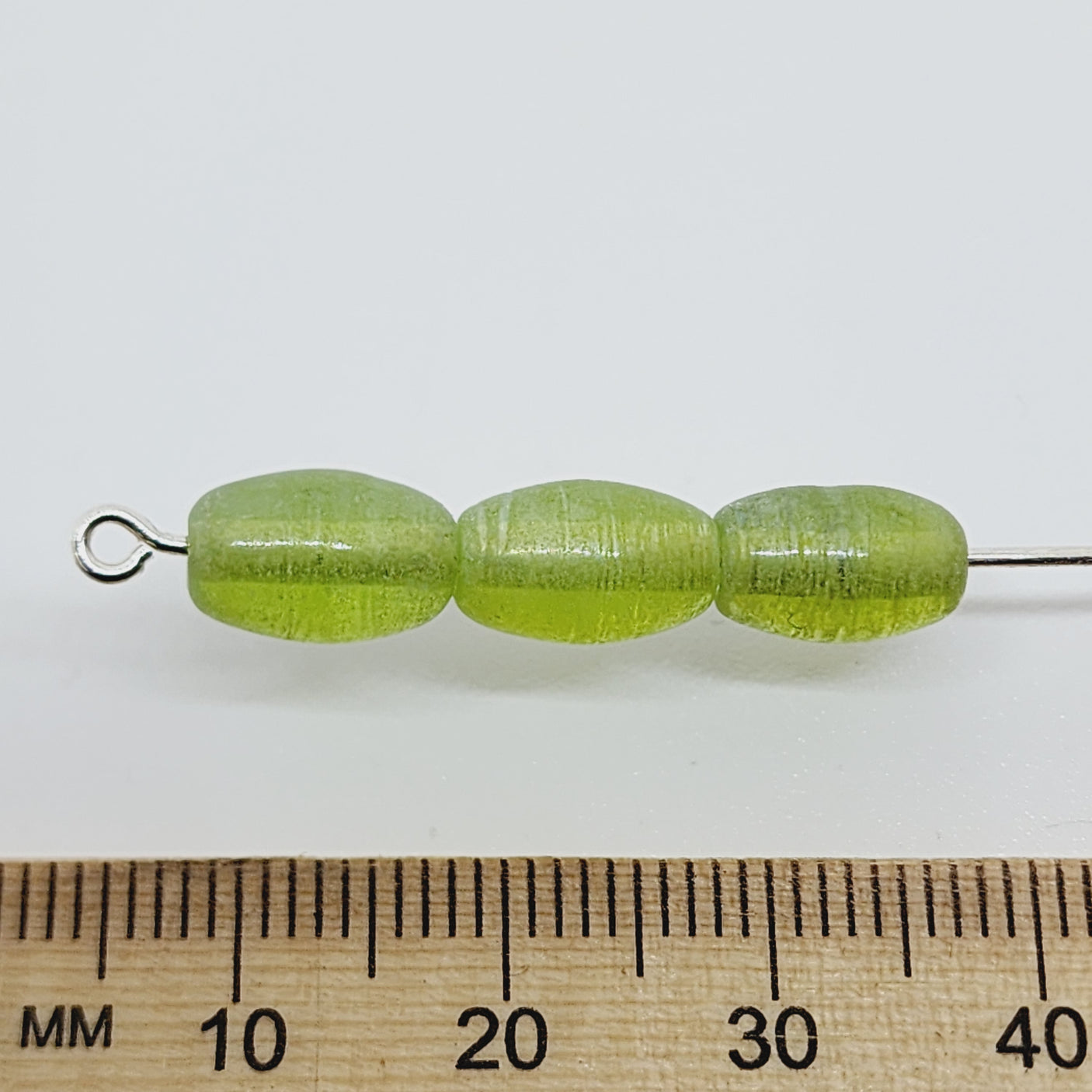 10x6mm Oval (50) - Transparent Green Lustre - Indian Glass Vintage Beads