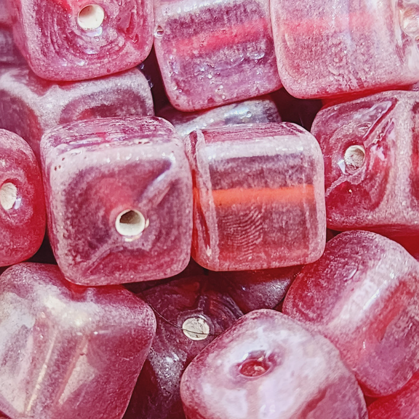 9mm Cube (25) - Transparent Red Lustre - Indian Glass Vintage Beads