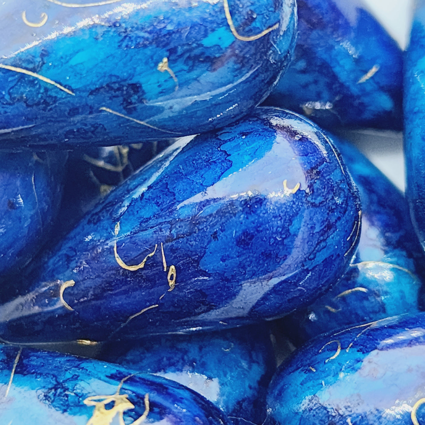 29x16mm Teardrop (2) - Blue Bubble Glaze Look w. Gold Drizzle - Vintage Lucite Beads