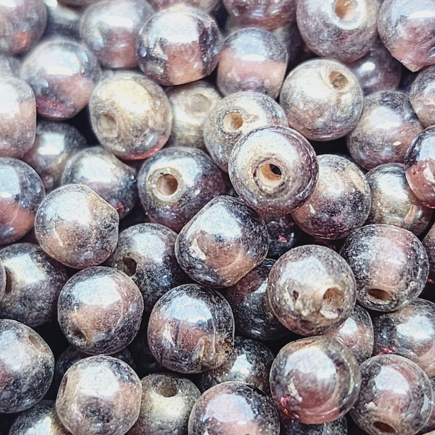 6mm Round (100) - Transparent Amethyst Lustre - Indian Glass Vintage Beads