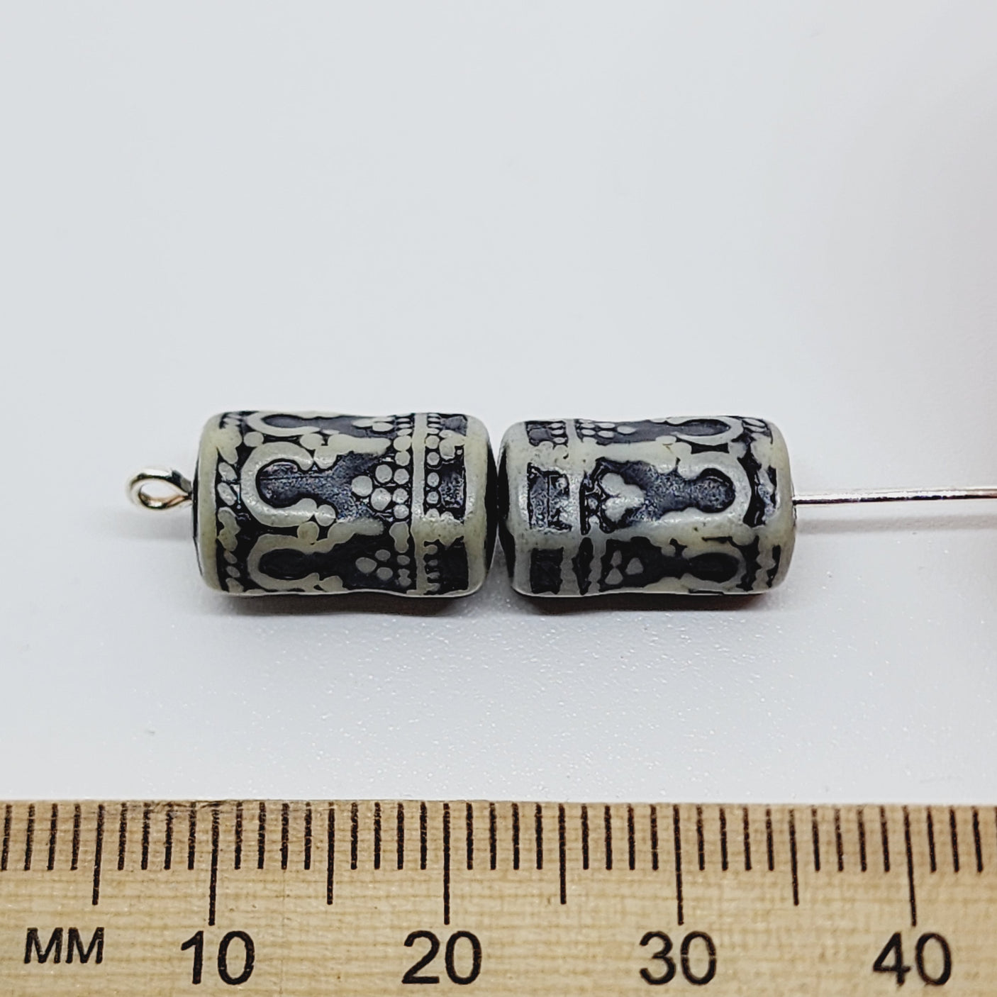 14x8mm Tube (10) - White w. Black - Vintage Acrylic Beads