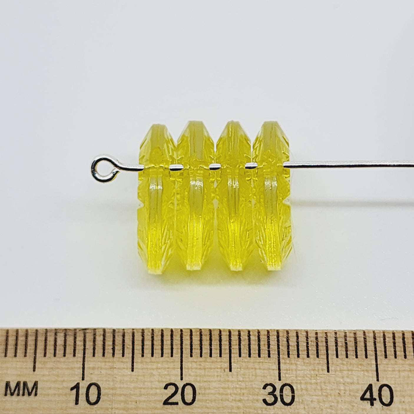 16x4mm Disc Pendant (25) - Transparent Yellow - Vintage Acrylic Beads