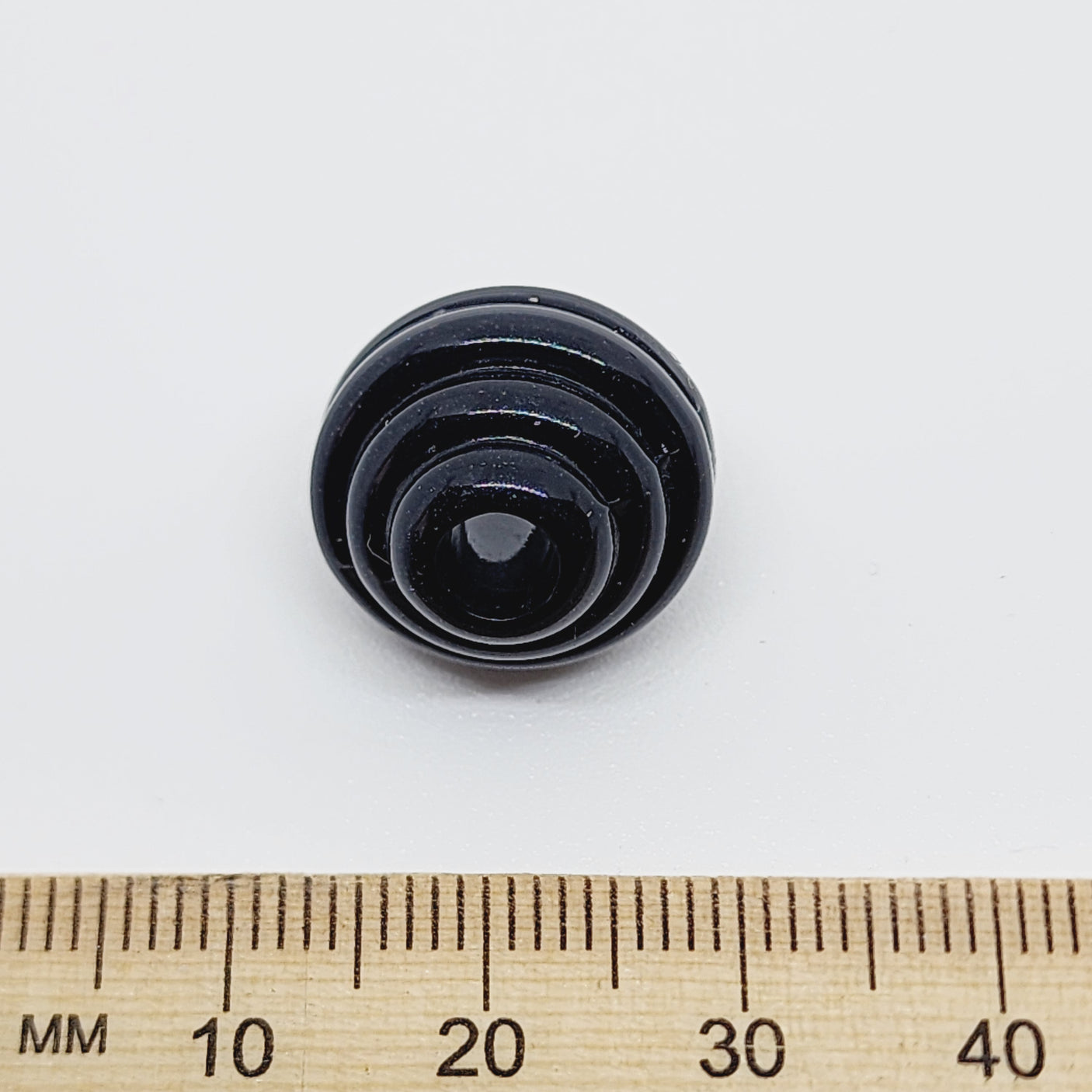 15x16mm Beehive (10) - Opaque Black - Vintage Lucite Beads