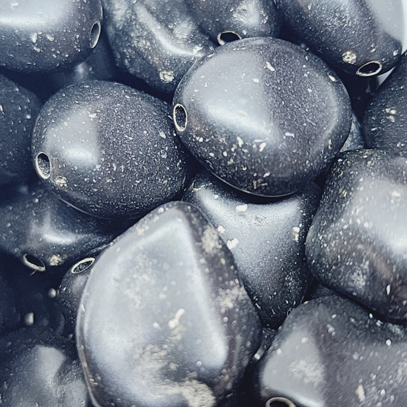 15mm Nugget (25) - Matte Black - Vintage Lucite Beads