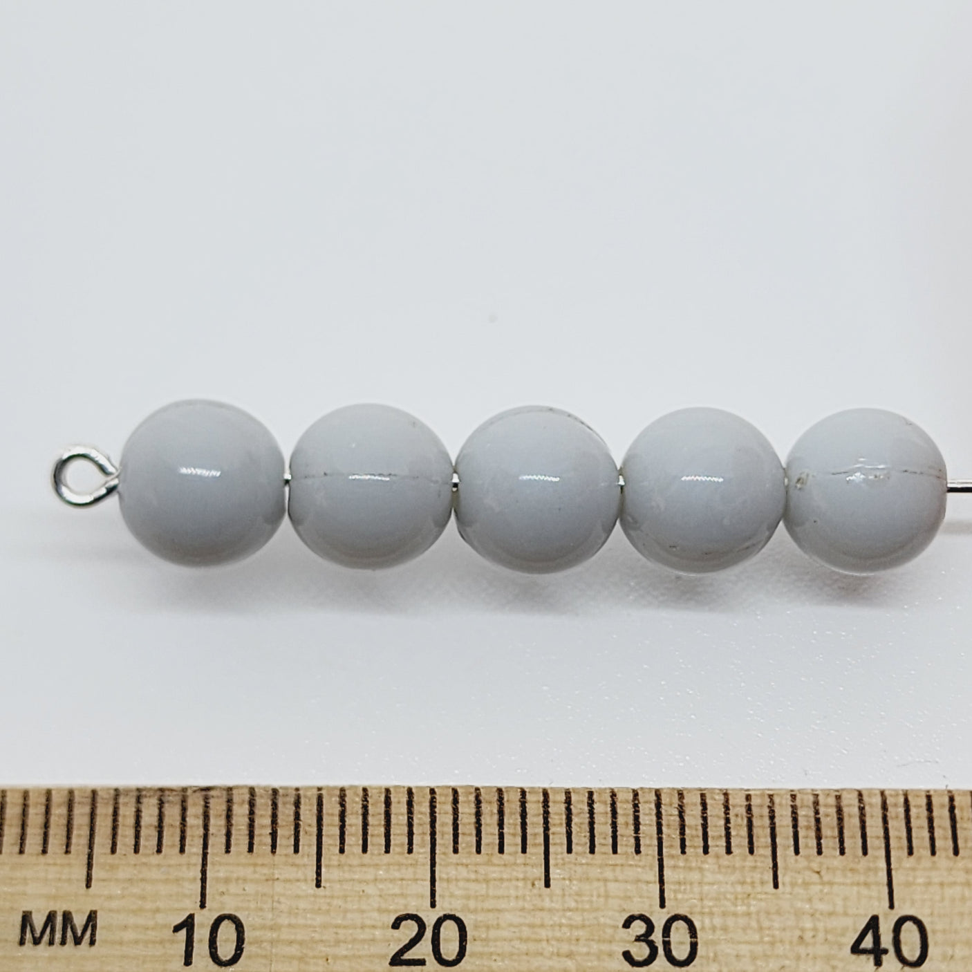 8mm Round (50) - Light Grey Opaque - Vintage Lucite Beads