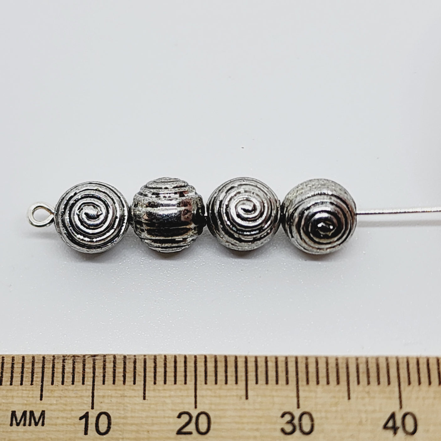8mm Round (50) - Antique Silver - Vintage Metalised Beads