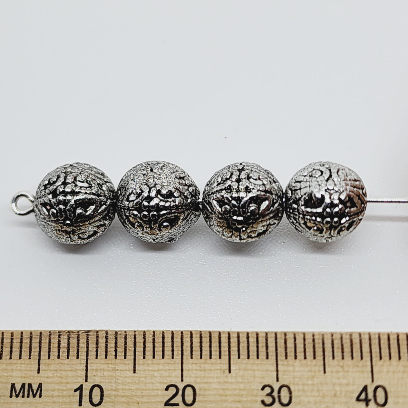 9mm Round (25) - Antique Silver - Vintage Metalised Beads