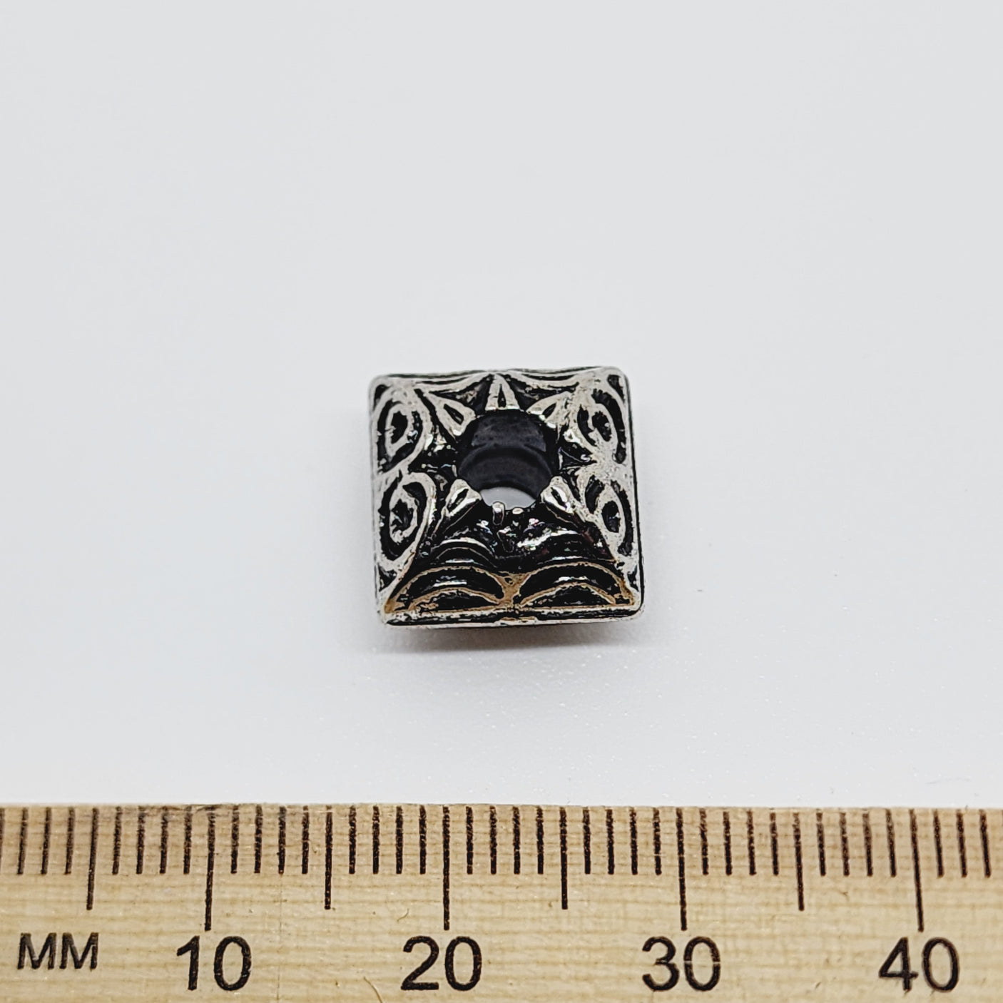 10x12mm Square Rondelle (10) - Antique Silver - Vintage Metalised Beads