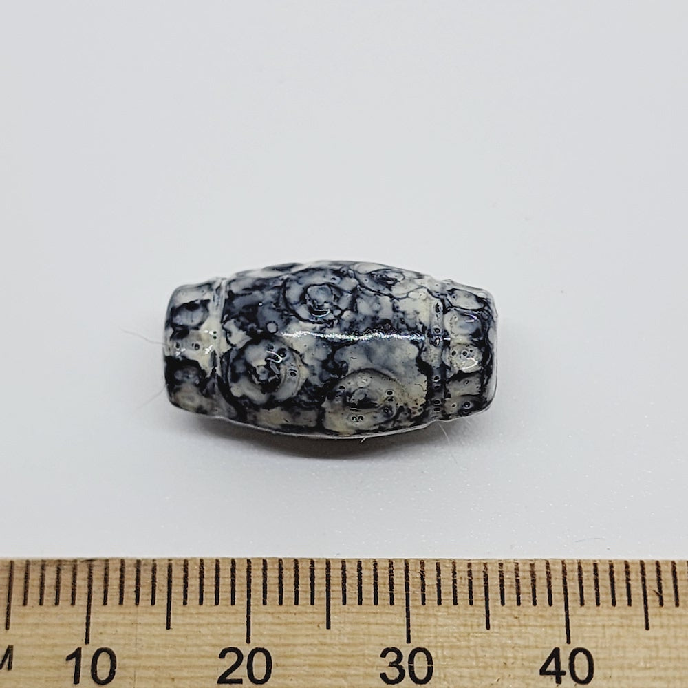 22x12mm Barrel (25) - White/Grey - Pottery Look Lucite Beads - Glossy