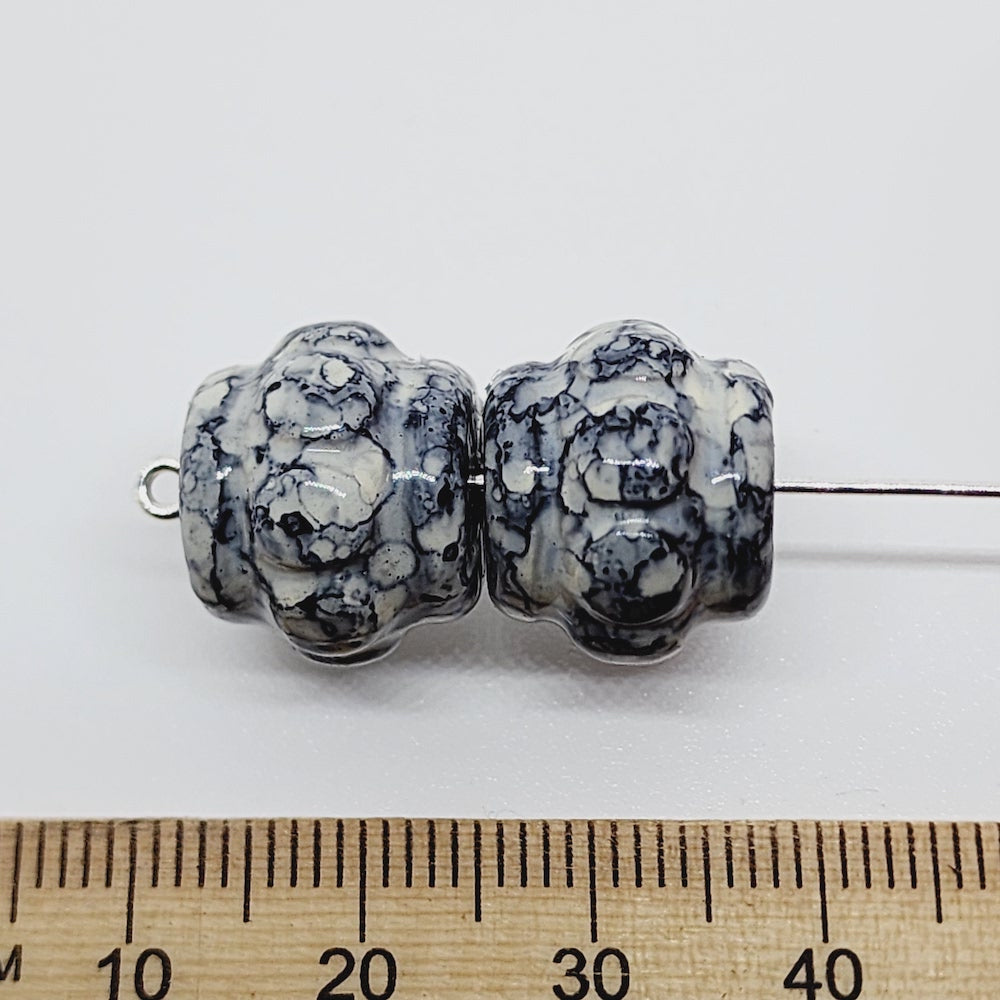 13x15mm Fluted Drum (25) - White/Grey - Pottery Look Lucite Beads - Glossy