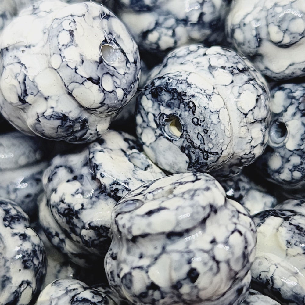 13x15mm Fluted Drum (25) - White/Grey - Pottery Look Lucite Beads - Glossy