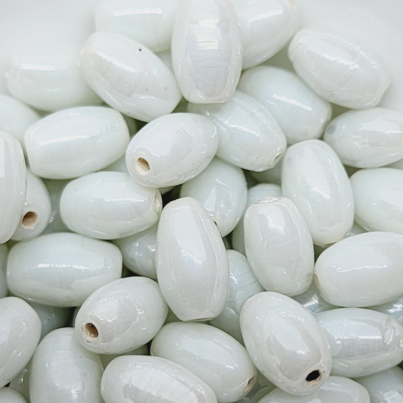 10x6mm Oval (50) - Opaque White Lustre - Indian Glass Vintage Beads