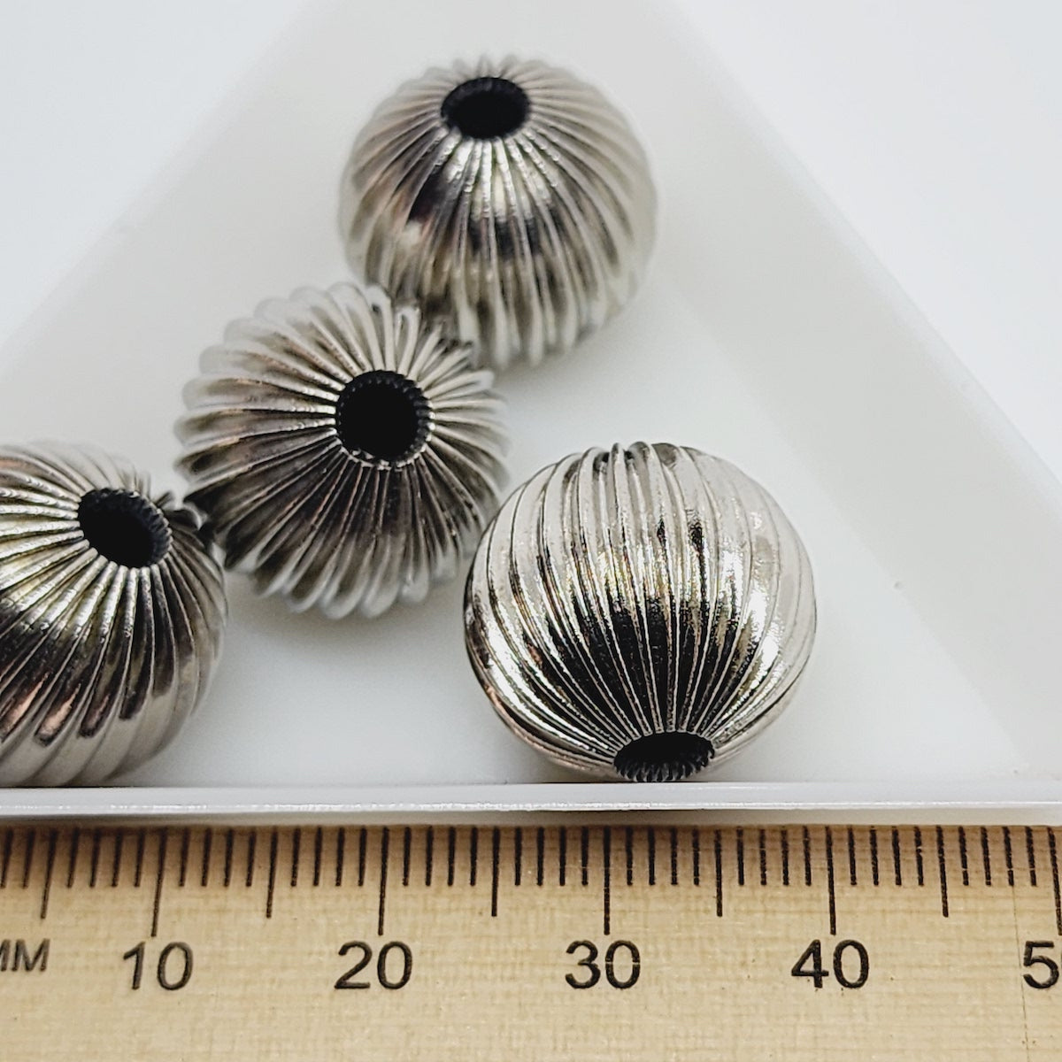 16mm Fluted Round Bead (10) - Nickel