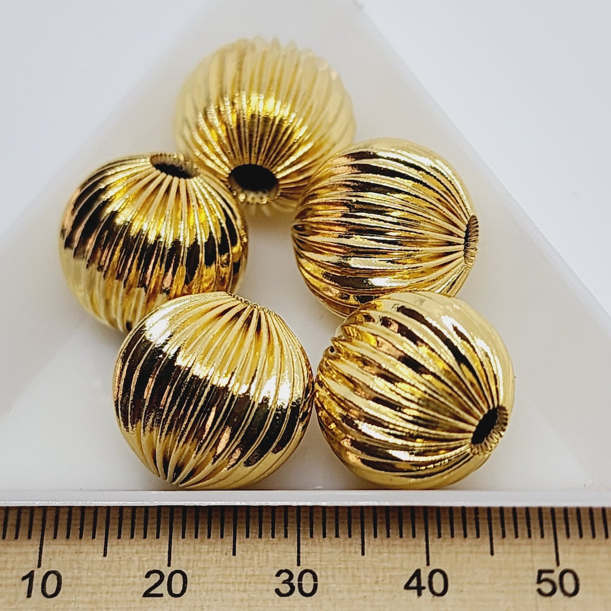 16mm Fluted Round Bead (10) - Gold