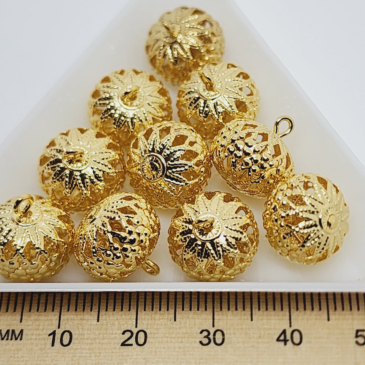 12mm Lacy Bead w. Loop (10) - Gold