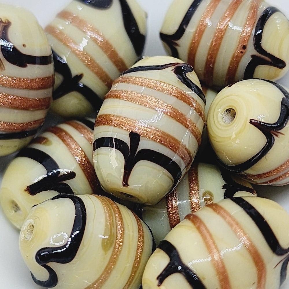 19x14mm Oval (10) - Caramel Opaque w. Aventurine & Black - Glass Vintage Replica Trade Lampwork Beads