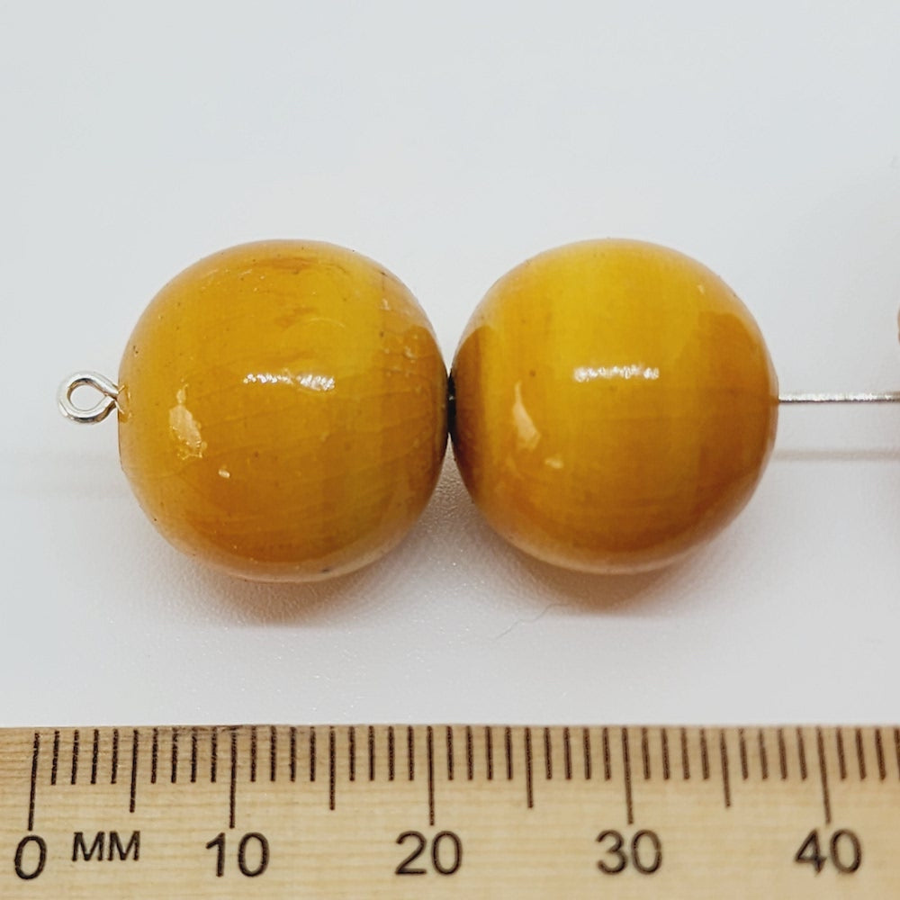 18mm Round (5) - Vintage Lacquered Wood Beads