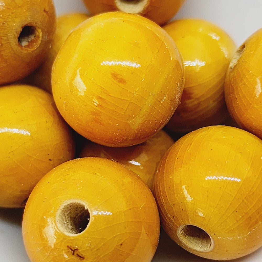 18mm Round (5) - Vintage Lacquered Wood Beads