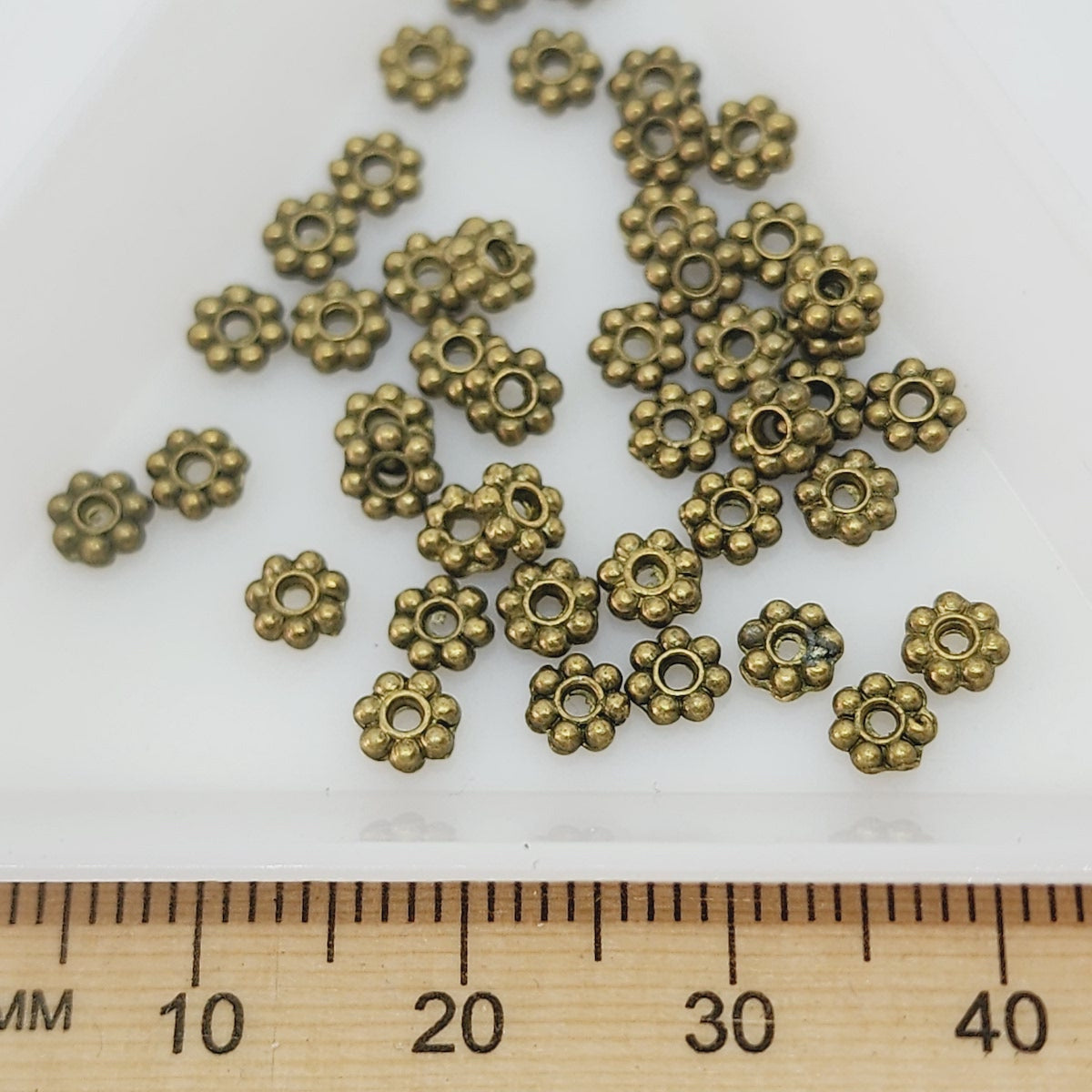 4mm Daisy Spacers (100) - Ancient Gold