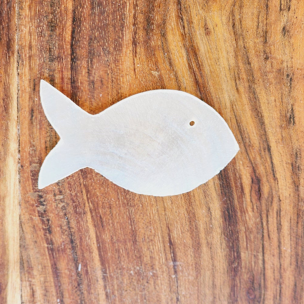 1-hole 6cm Capiz FISH (10)