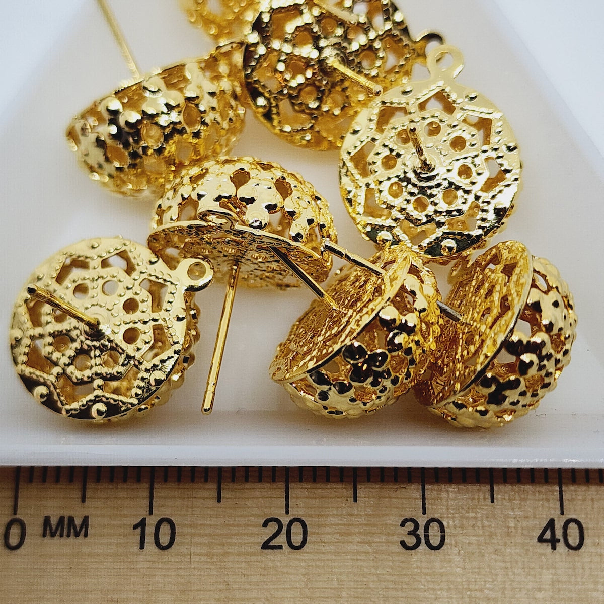 14mm Filigree Ear Stud w. Loop + Backs (10) - Gold