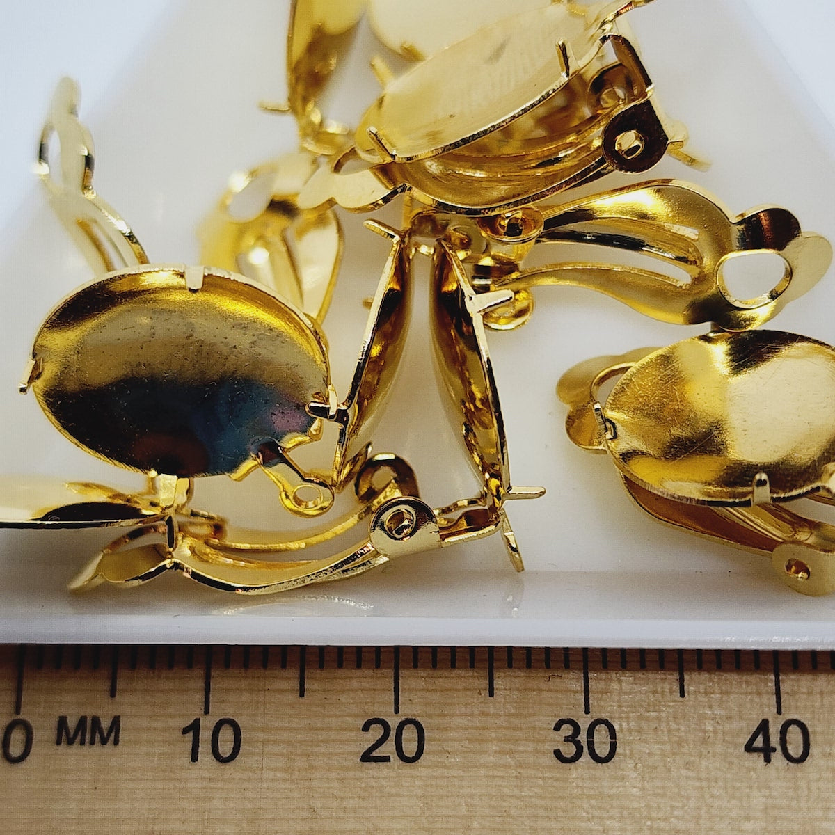 Clip On Ear Fitting (10) - Glue On Pad w. Prongs - Gold