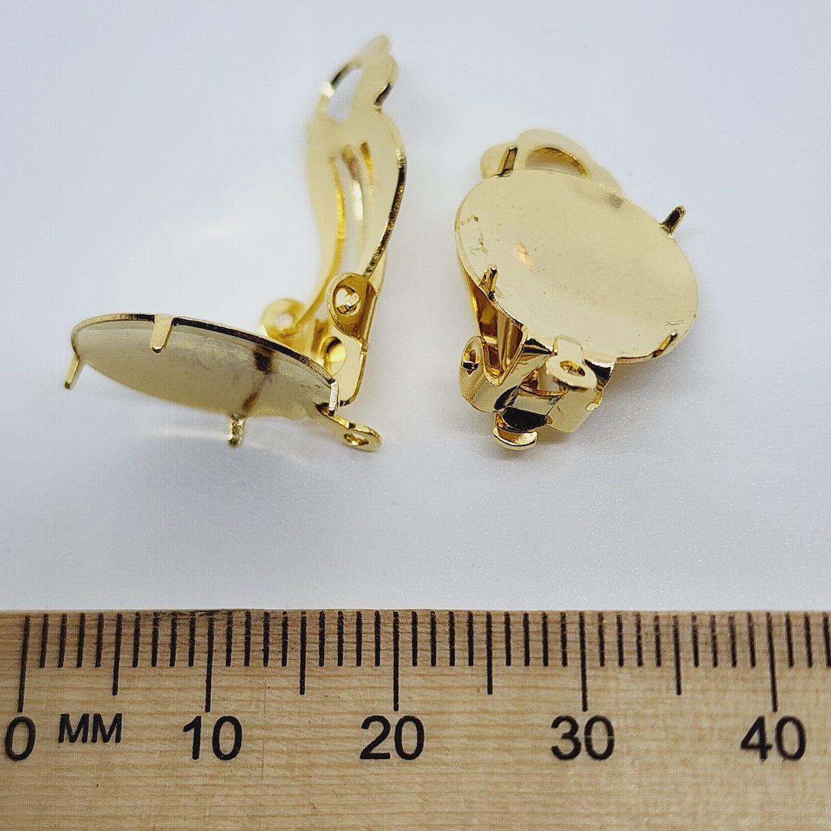 Clip On Ear Fitting (10) - Glue On Pad w. Prongs - Gold