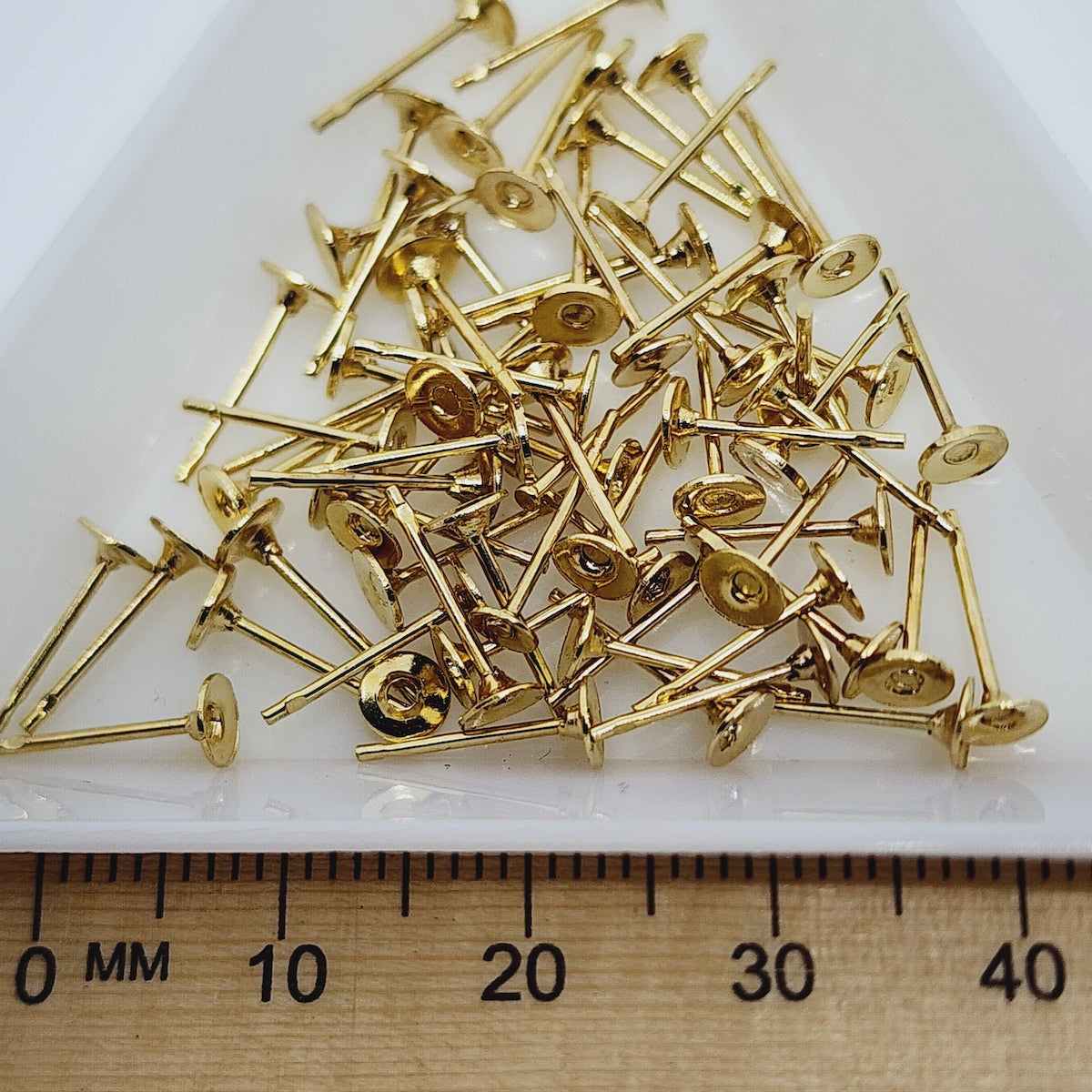 4mm Glue-On Studs (20) - Gold